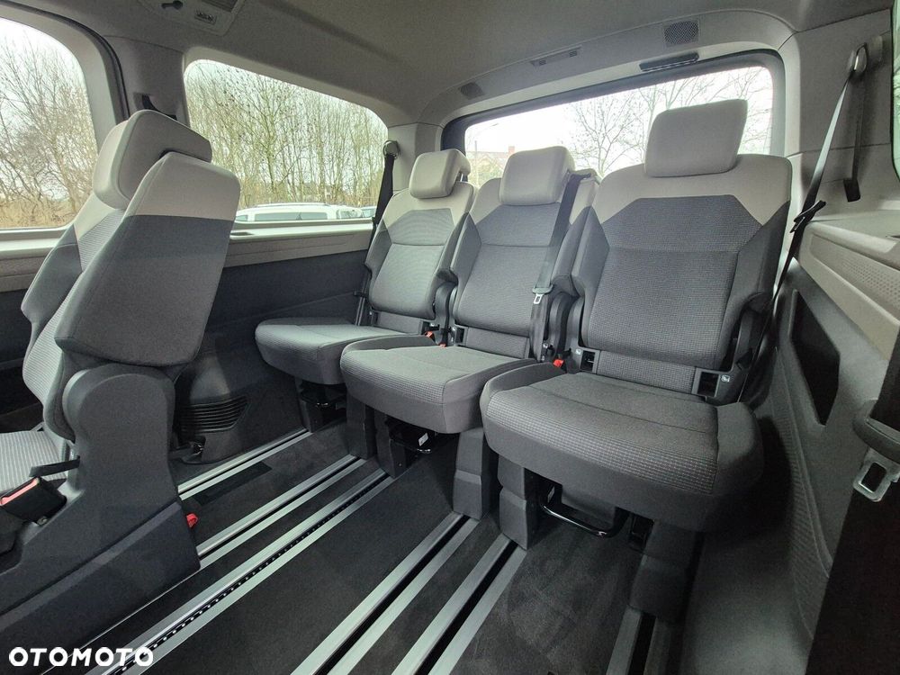 Volkswagen multivan Multivan Family L2 silnik: 2,0 l TDI SCR 150 KM / skrzynia biegów: 7-biegowa DSG rozstaw osi: 3124 mm - 20