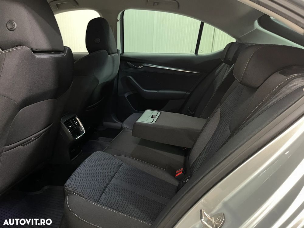 Skoda Octavia 2.0 TDI DSG Style - 13
