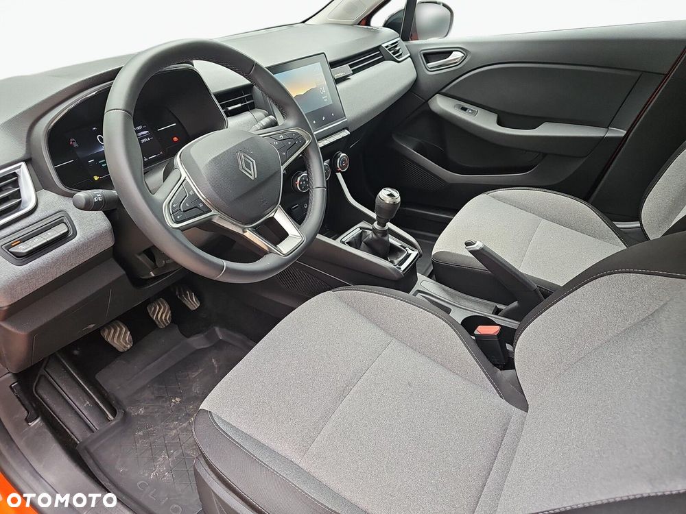 Renault Clio - 11
