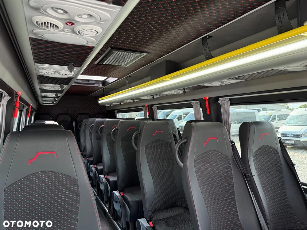 Mercedes-Benz Sprinter 517 - 16