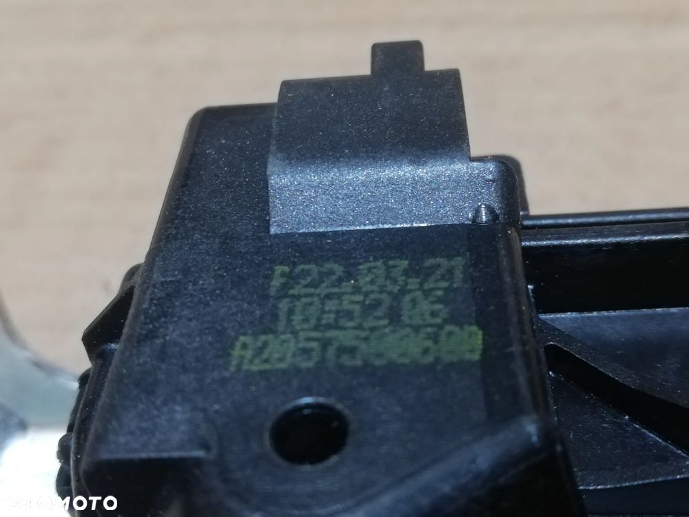 ZAMEK KLAPY TYŁ A2057500600 MERCEDES - 3