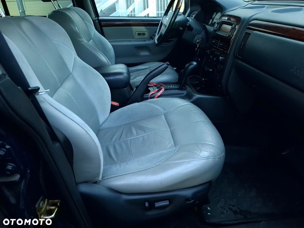 Jeep Grand Cherokee - 24