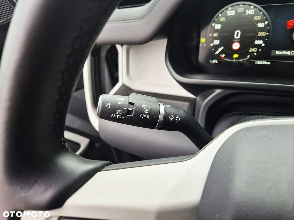 Land Rover Defender - 29