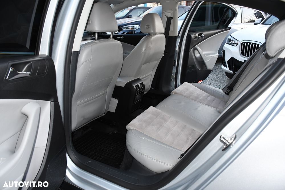 Volkswagen Passat 2.0 TDI DPF DSG Highline - 11