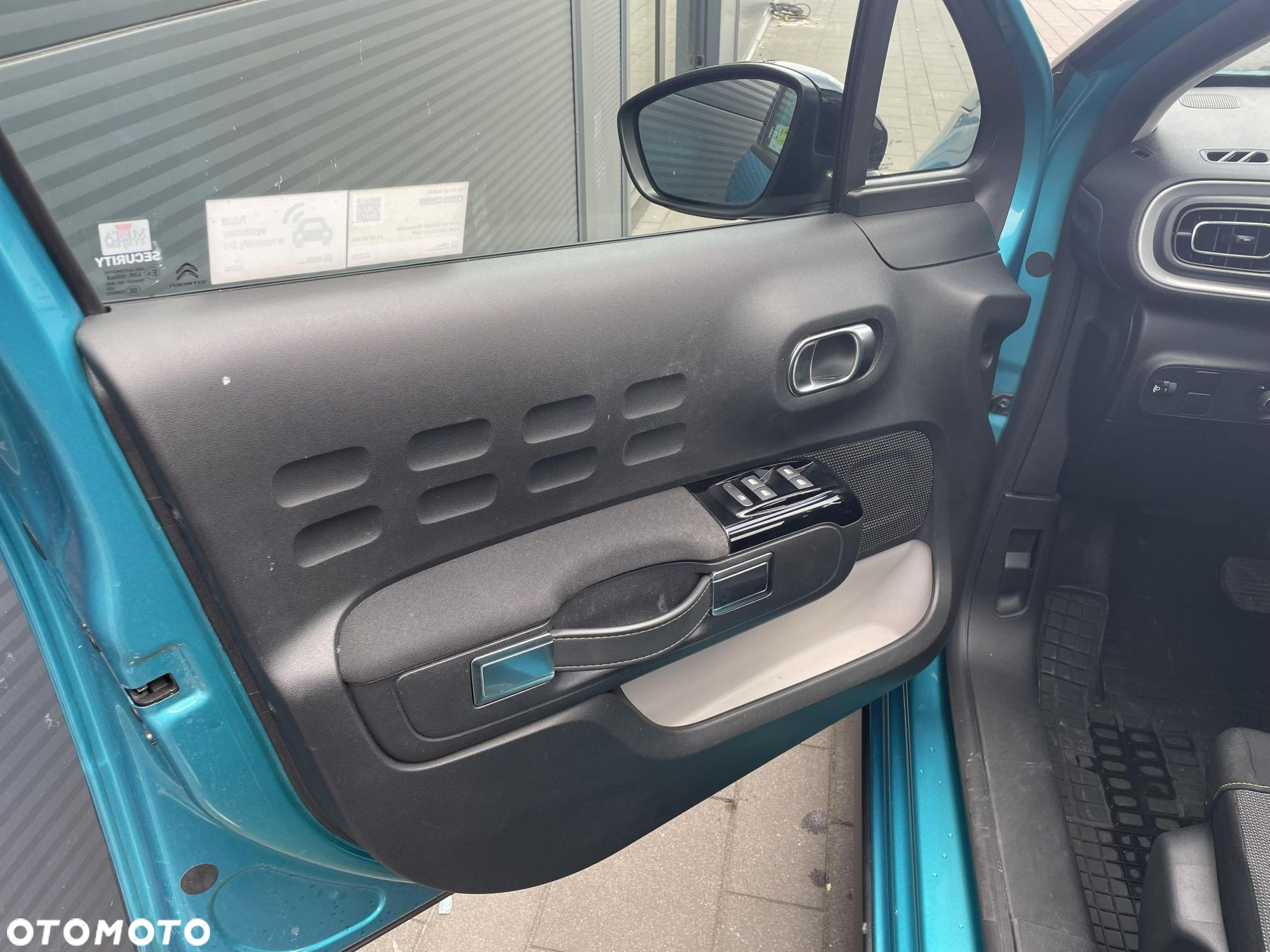 Citroën C3 1.2 PureTech Shine EAT6 - 10