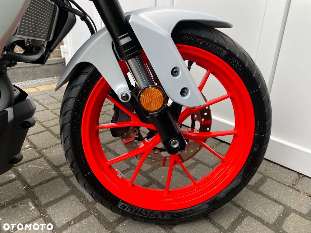 Yamaha MT - 20