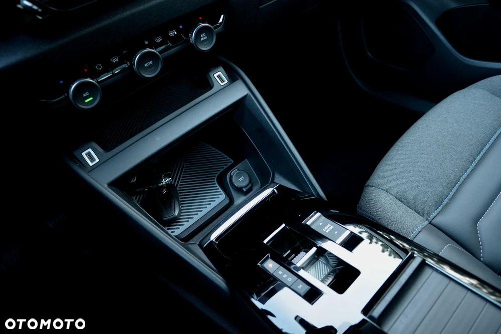 Citroën C4 BlueHDi 130 Stop&Start EAT8 SHINE - 36