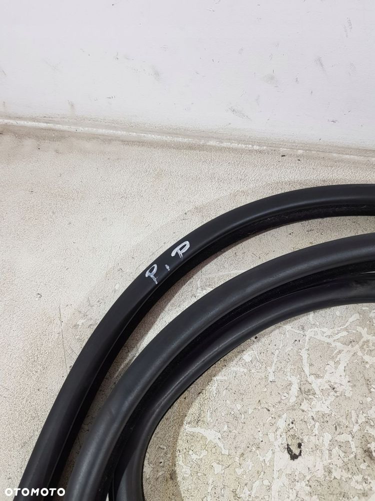 uszczelka karoseryjna drzwi prawy przód bmw e60 e61 lci eur - 3