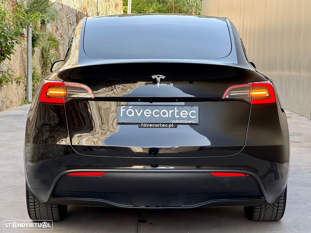 Tesla Model Y Long Range Dual Motor AWD - 36
