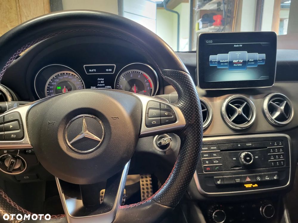 Mercedes-Benz GLA 200 7G-DCT AMG Line - 4