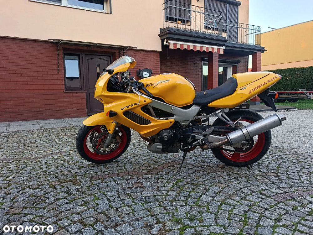 Honda VTR - 6
