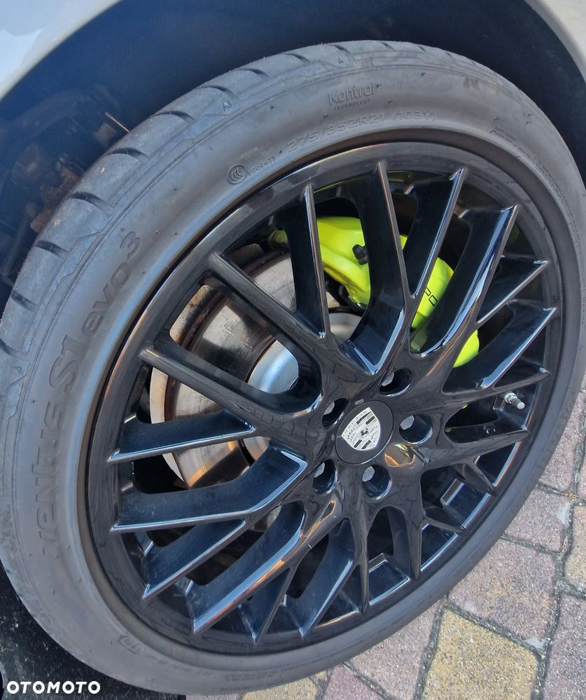 Porsche Panamera - 21