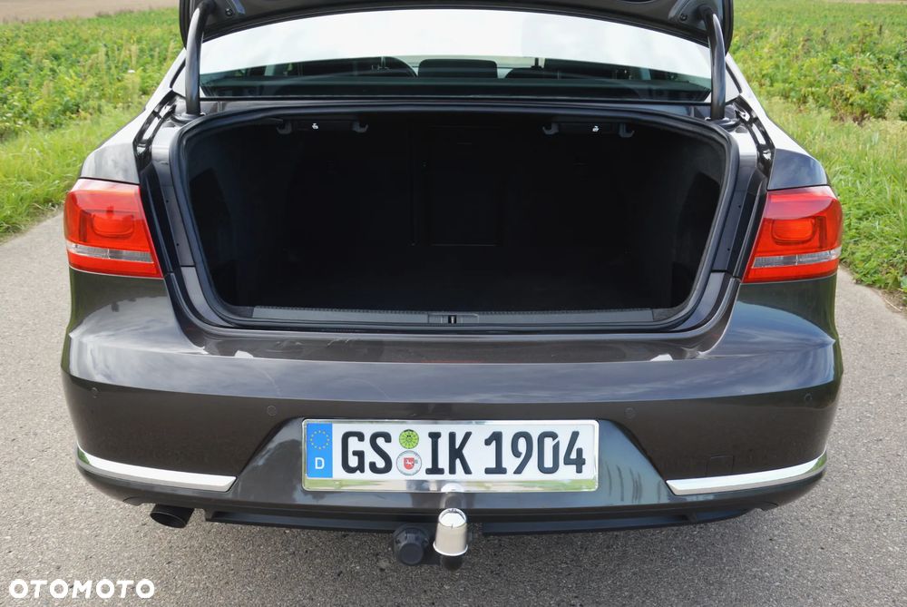 Volkswagen Passat - 8