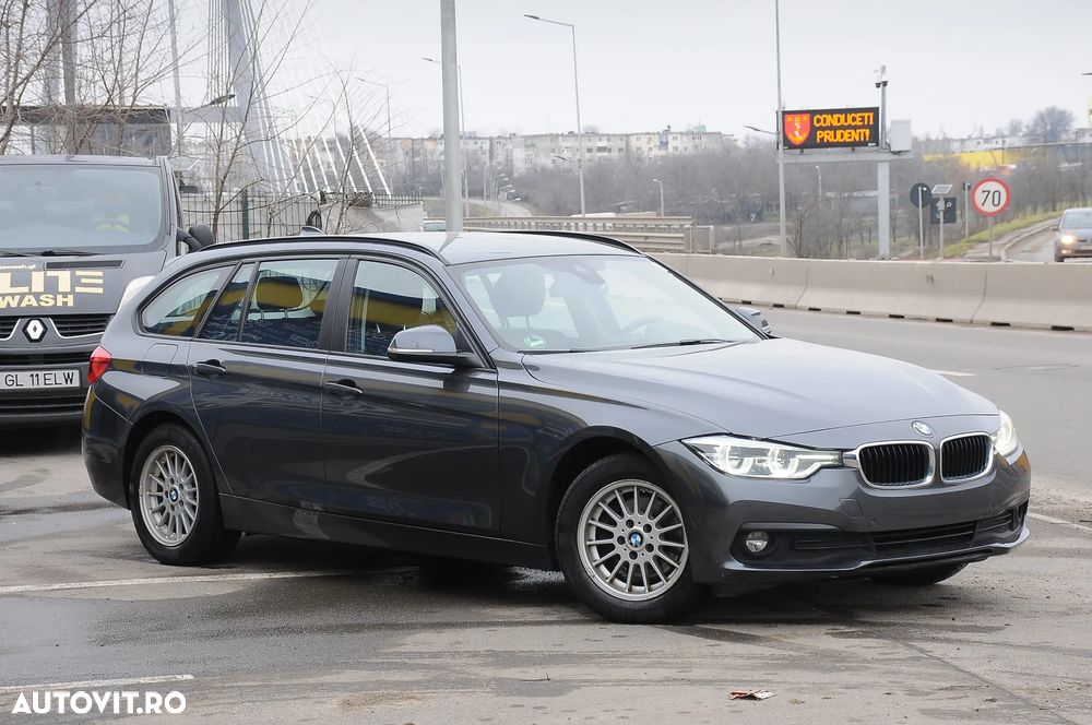 BMW Seria 3 320d Aut. Luxury Line - 27