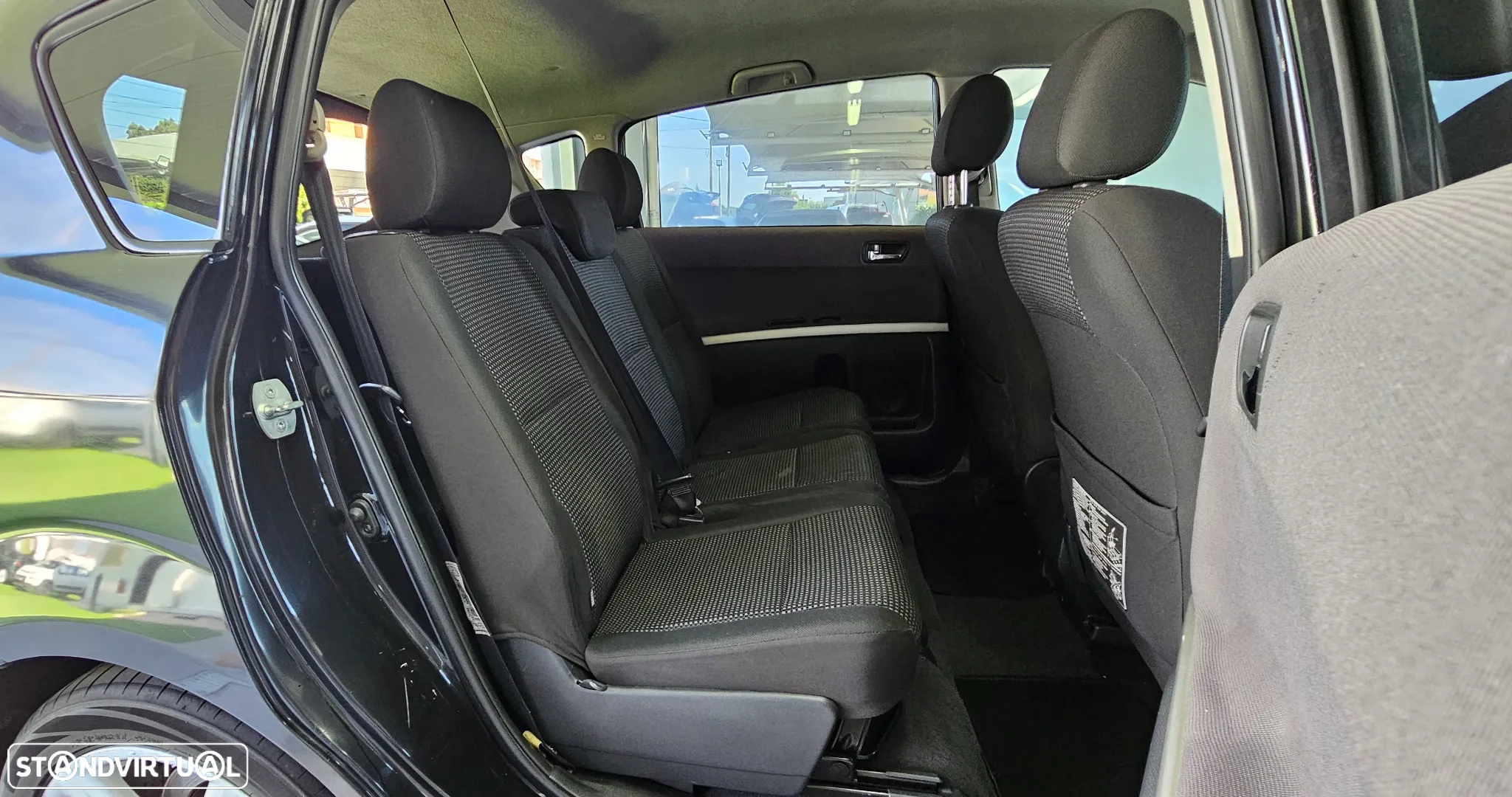 Toyota Corolla Verso 2.2 D-4D Sol - 25
