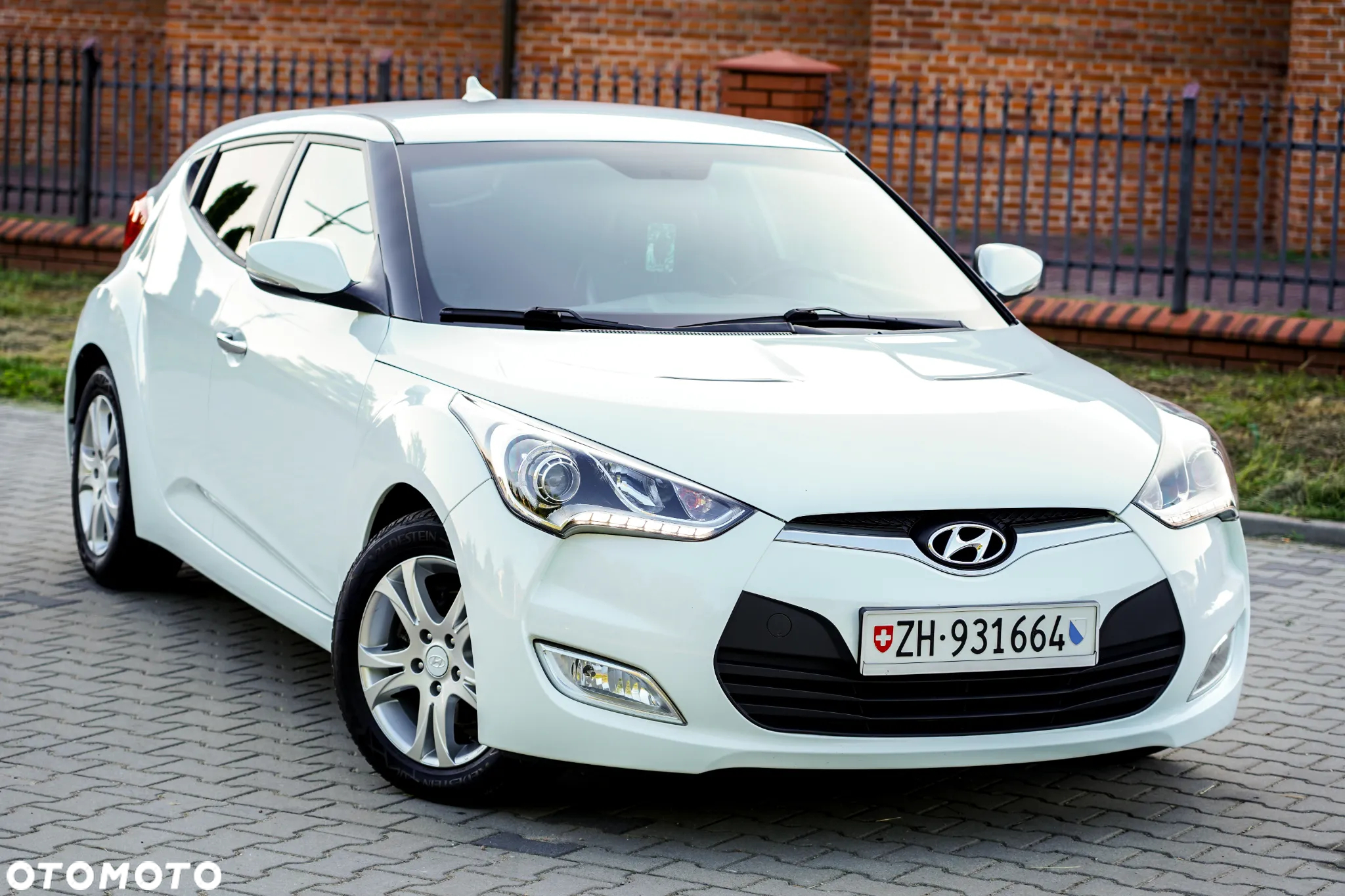 Hyundai Veloster 1.6 blue Premium - 9