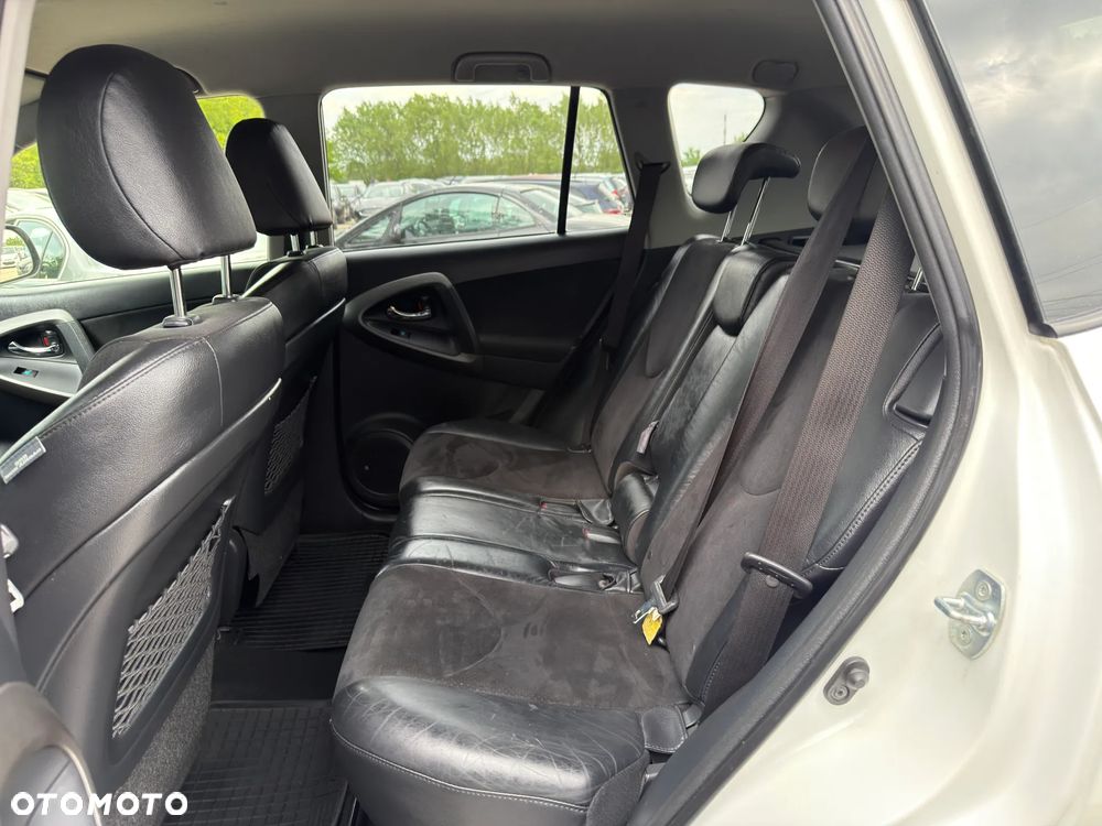 Toyota RAV4 2.0 4x4 - 25