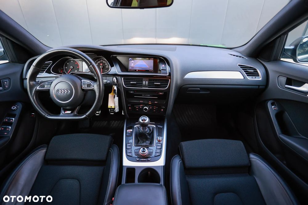 Audi A4 Avant 2.0 TDI DPF clean diesel S line Sportpaket - 2