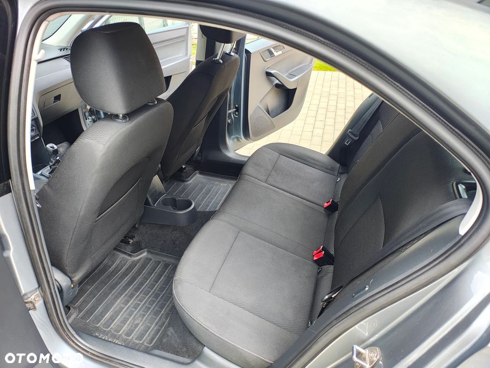 Skoda RAPID 1.2 TSI Ambition - 10