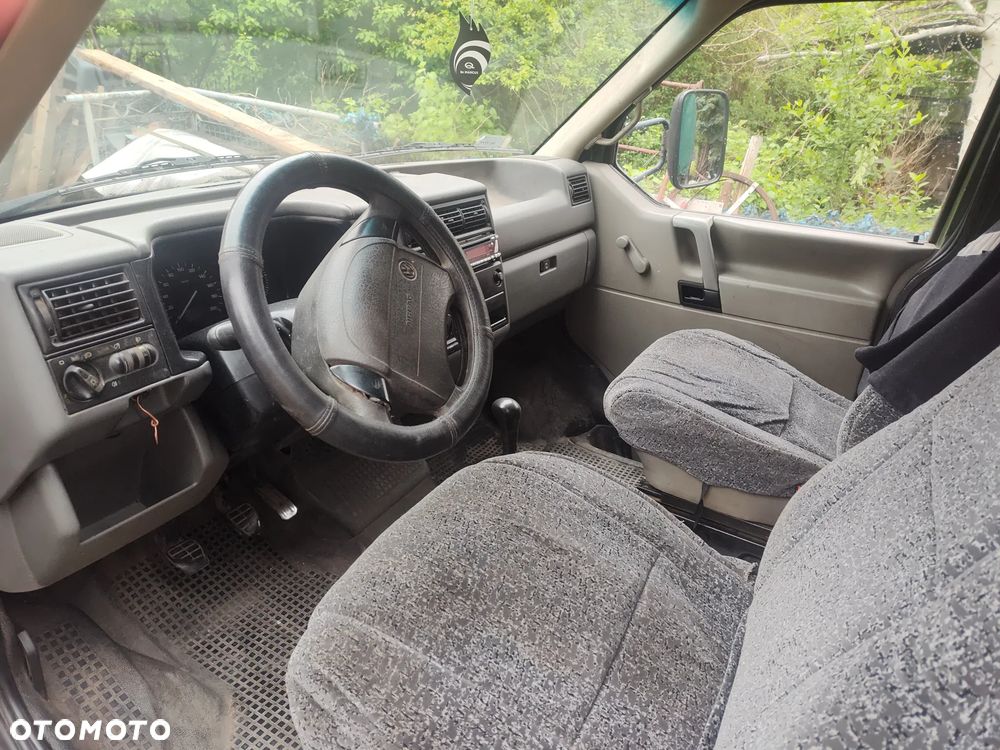 Volkswagen Transporter - 9