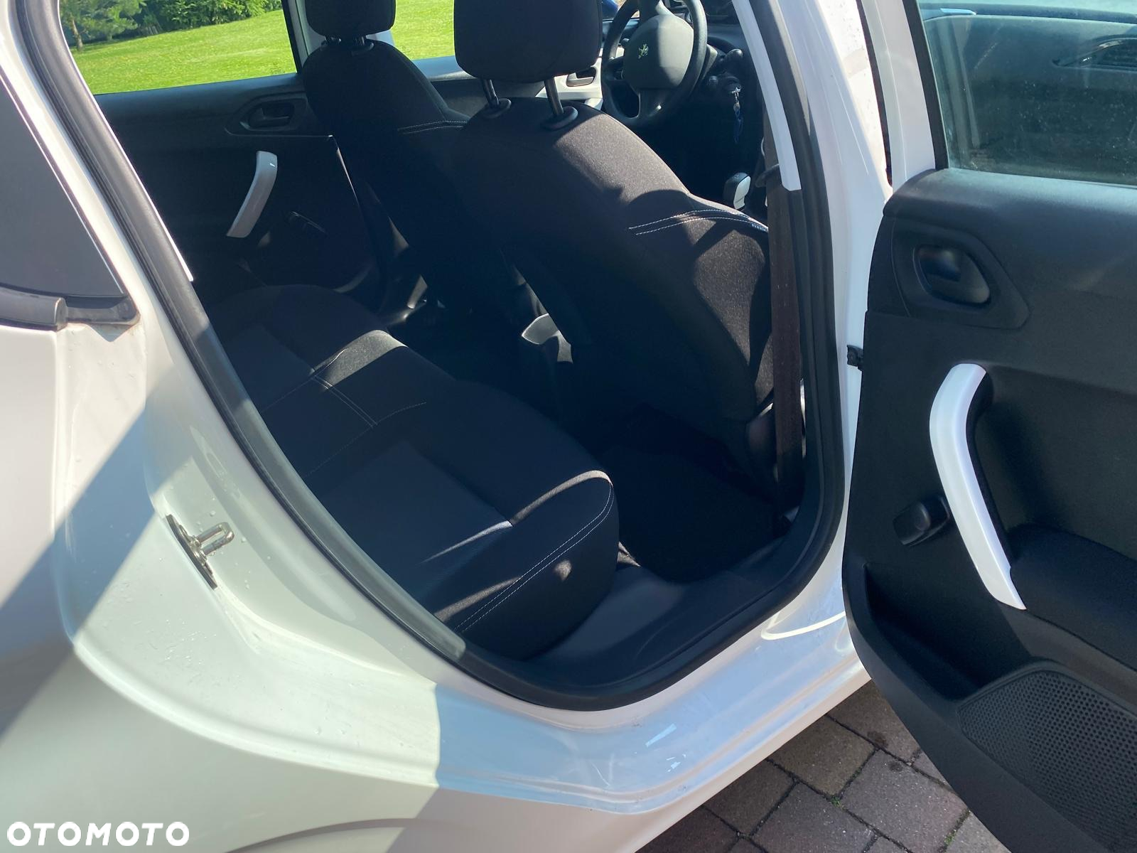 Peugeot 208 - 7