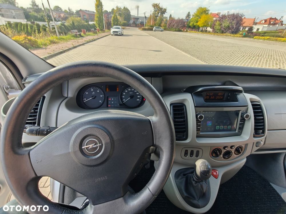 Opel Vivaro Tour - 22