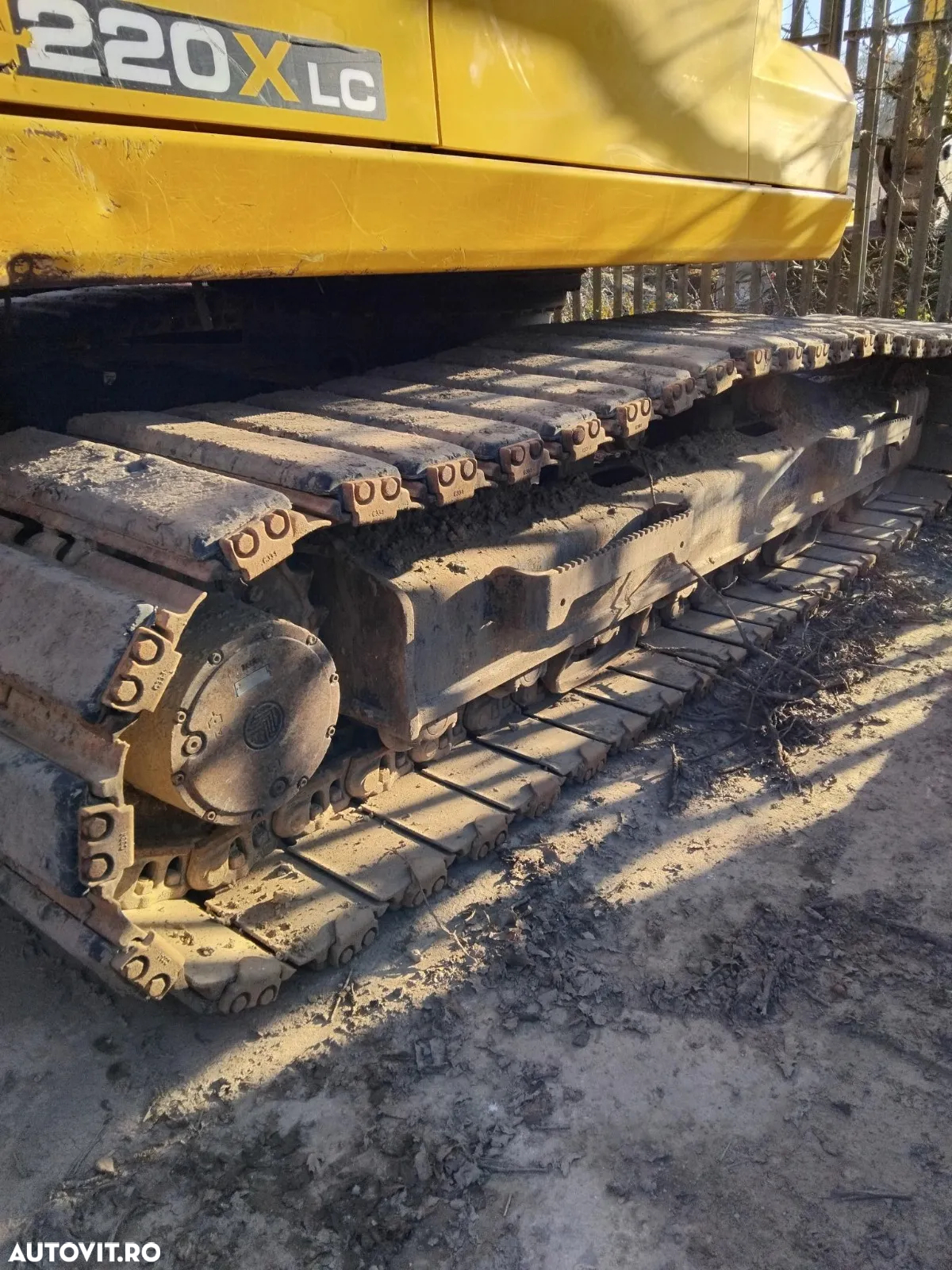 JCB 220X - 6