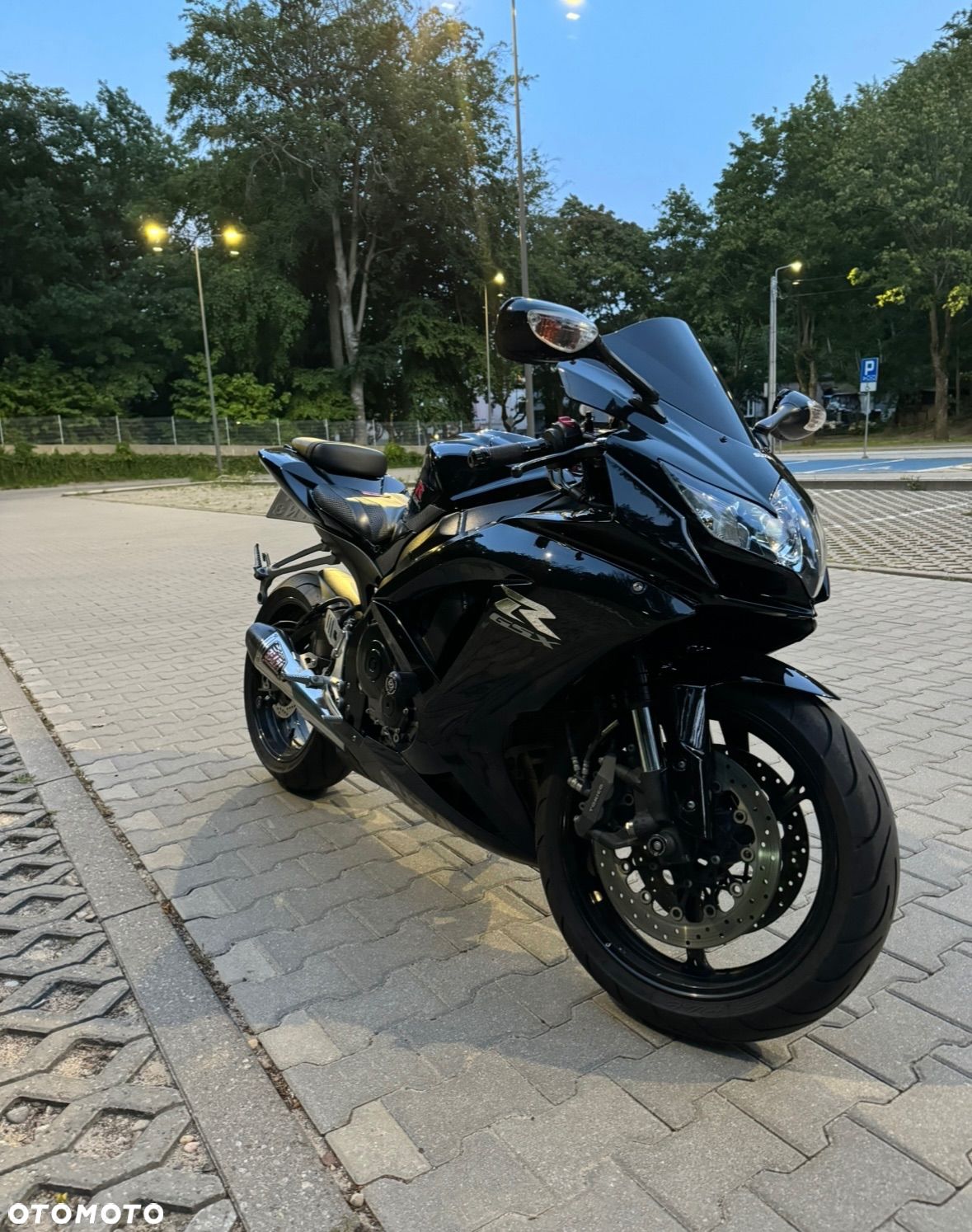 Suzuki GSX-R - 1