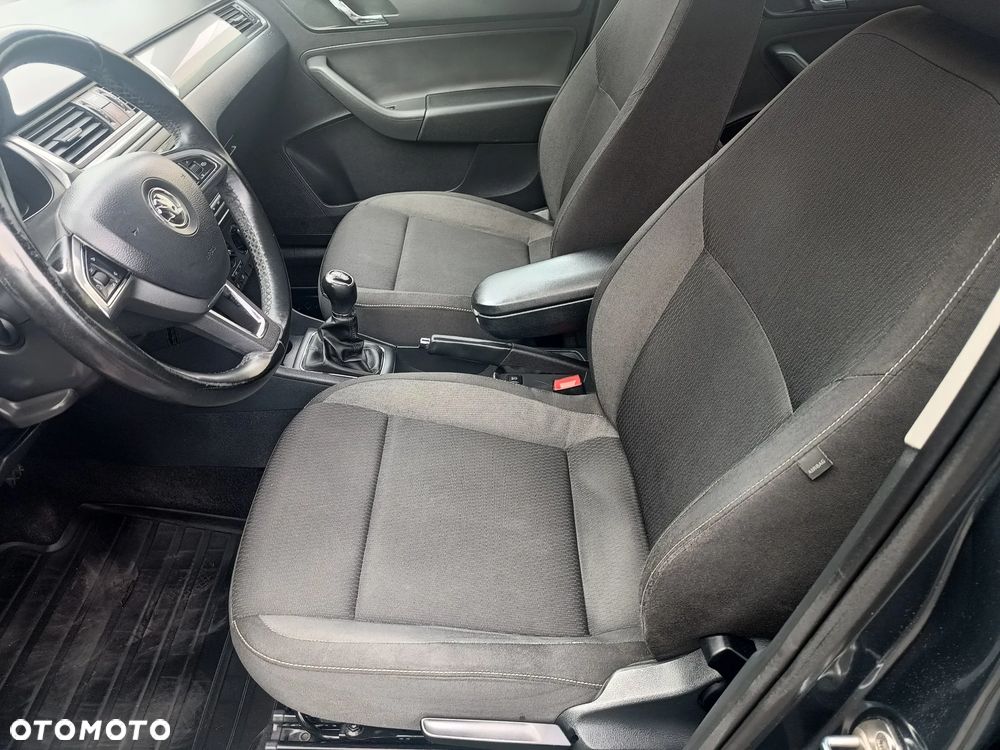 Skoda RAPID 1.2 TSI Ambition - 8