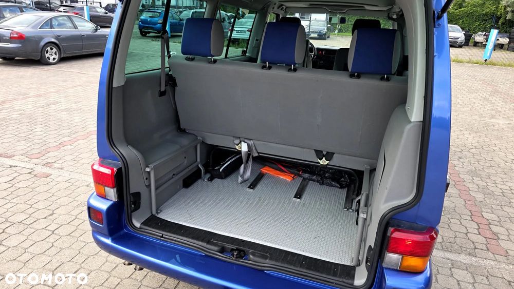 Volkswagen Multivan - 25