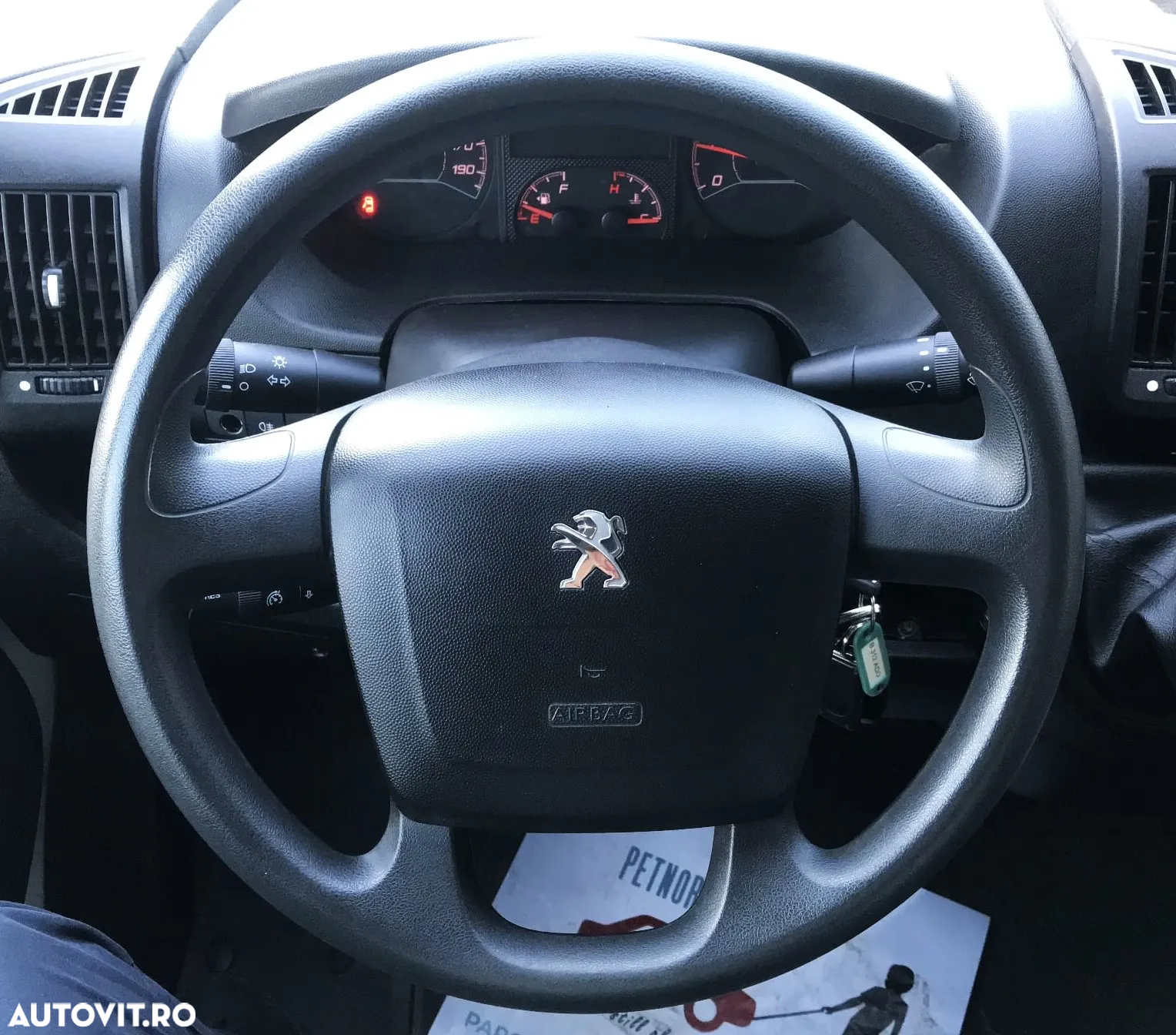 Peugeot Boxer HDi 330 L1H1 Active - 17