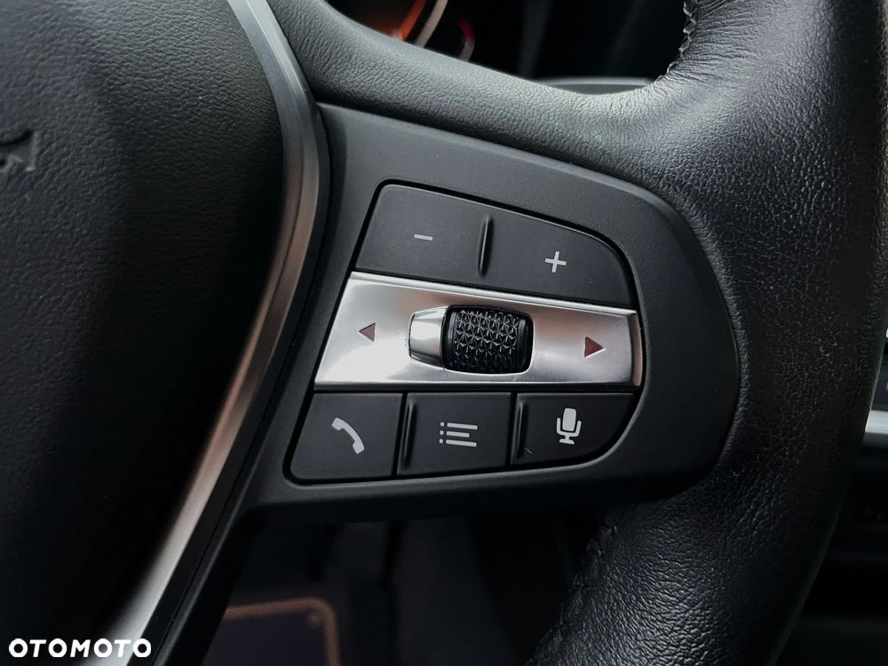 BMW Seria 3 320d Edition M Sport Shadow - 25