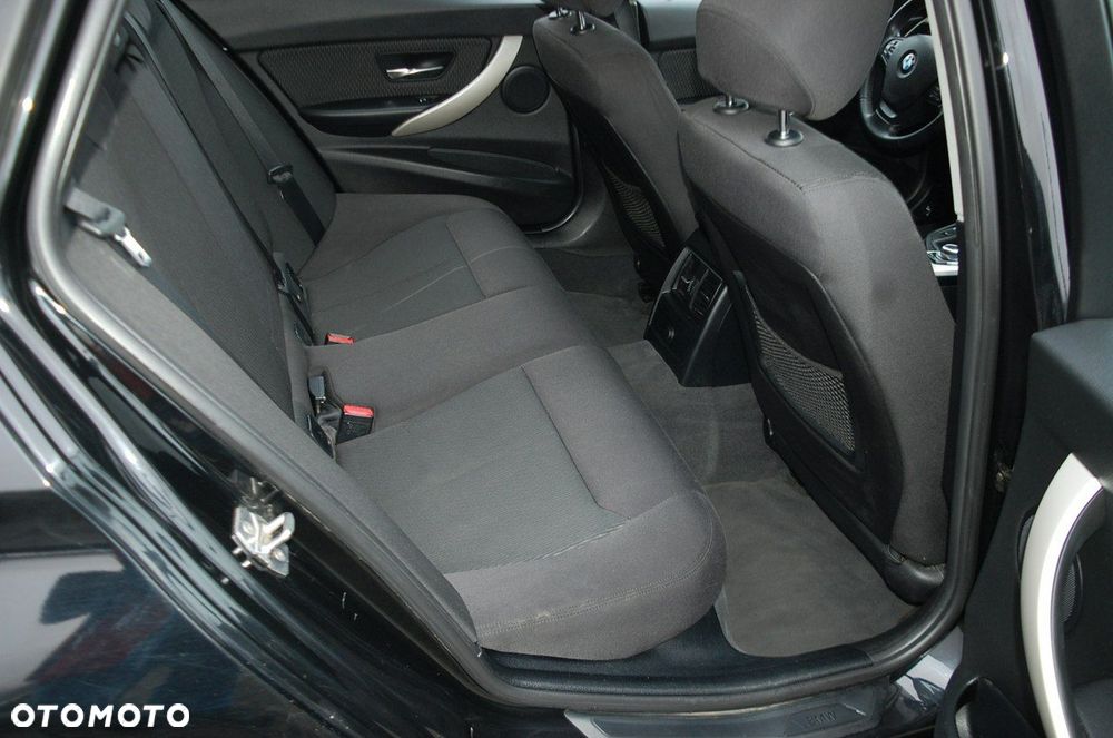 BMW Seria 3 - 25
