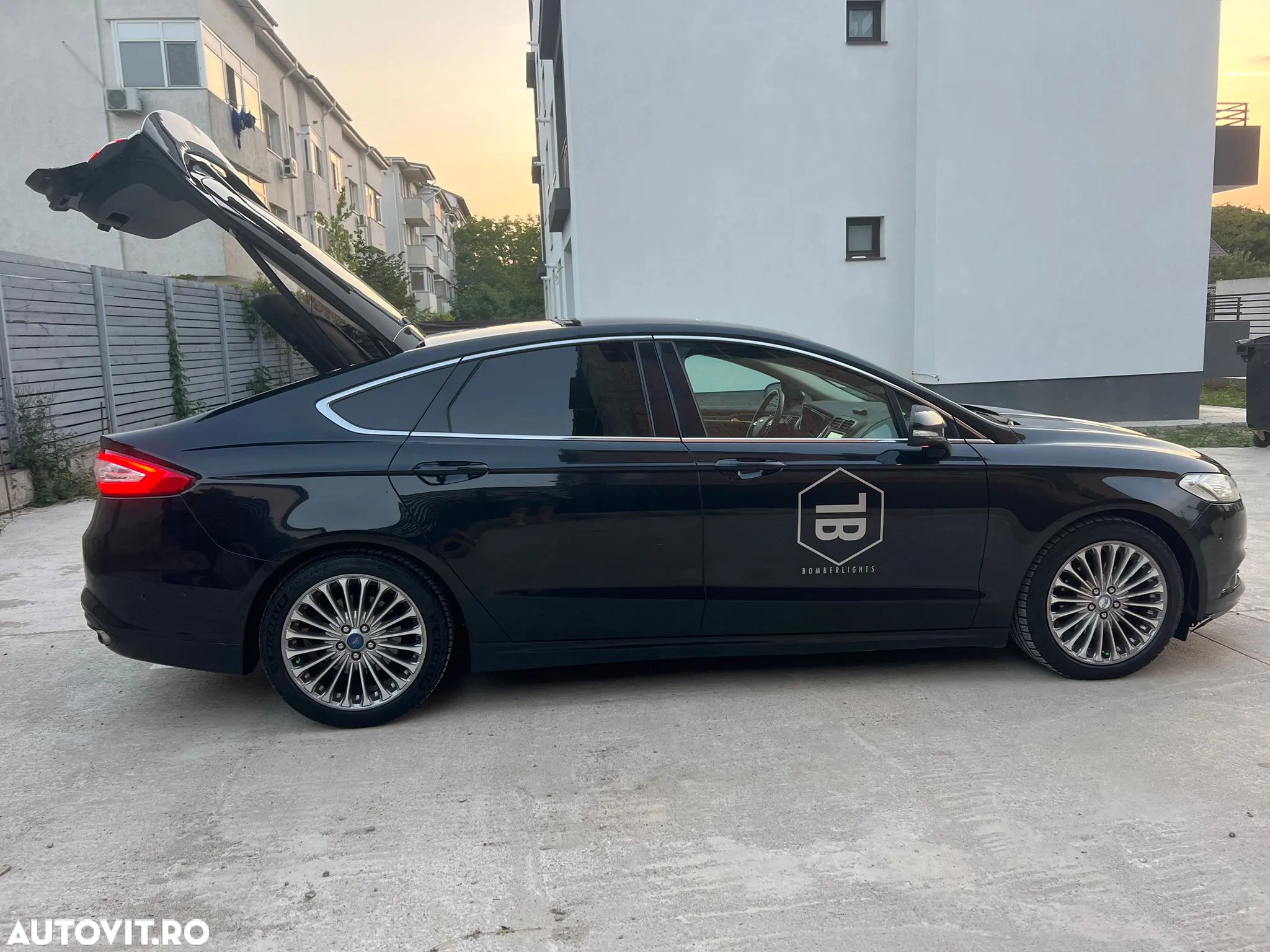 Ford Mondeo 2.0 EcoBoost Powershift Titanium - 28
