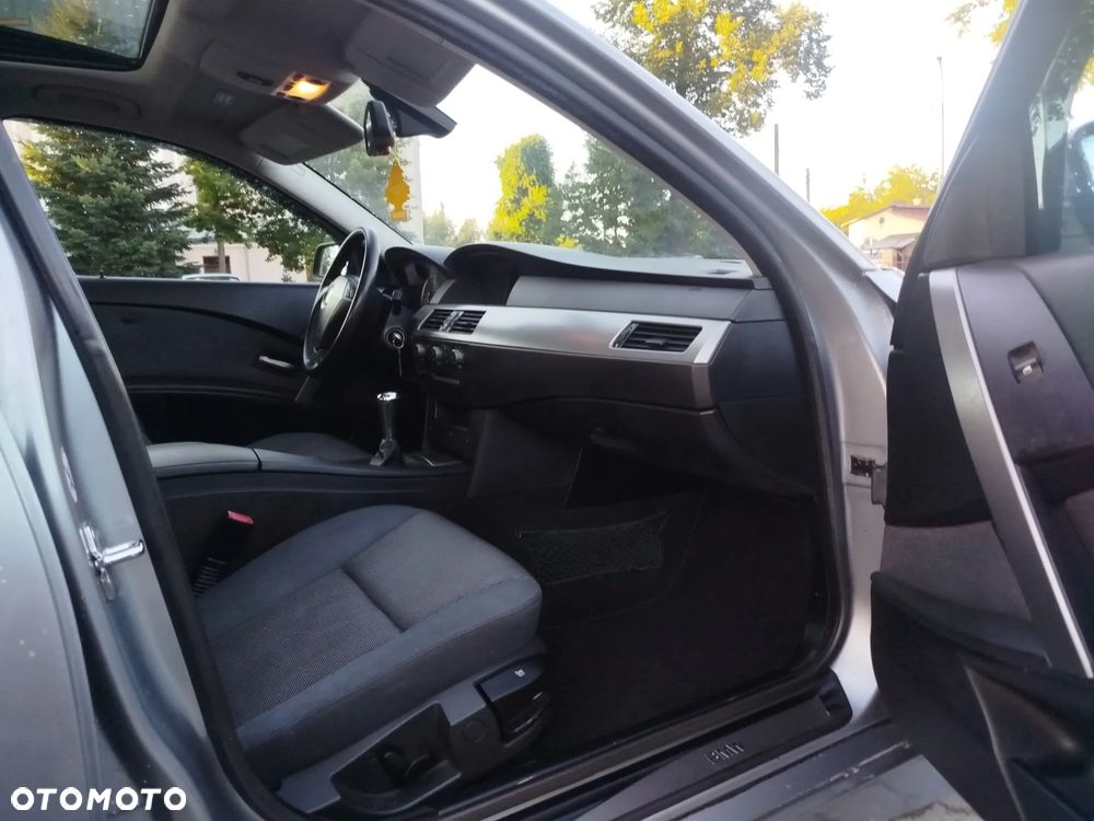BMW Seria 5 520i - 16