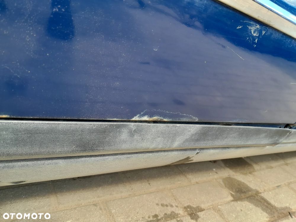 VW PASSAT B6 DRZWI PRAWE TYLNE PRAWY TYŁ KOMBI KOLOR: LA5E - 7