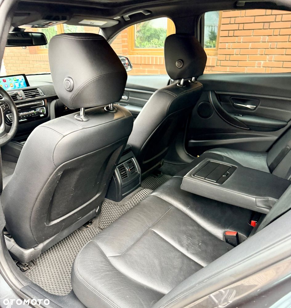 BMW Seria 3 320d xDrive - 11