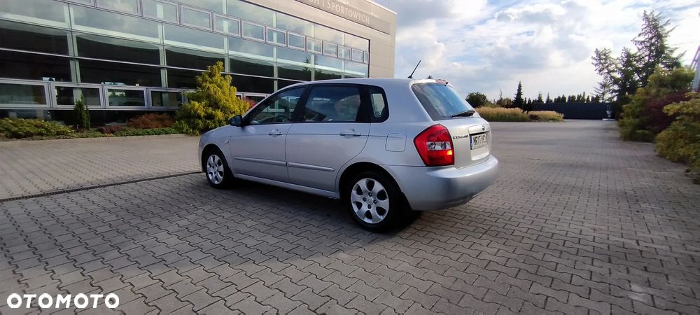 Kia Cerato 1.6 LX - 6