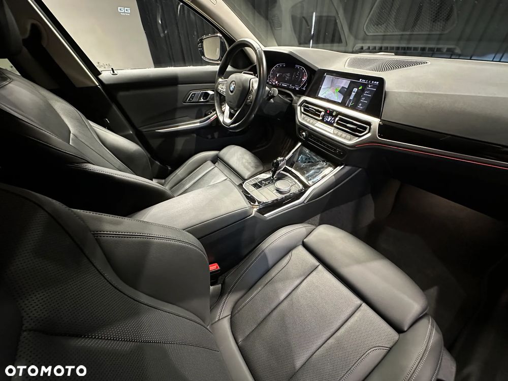 BMW Seria 3 320d xDrive Sport Line - 14