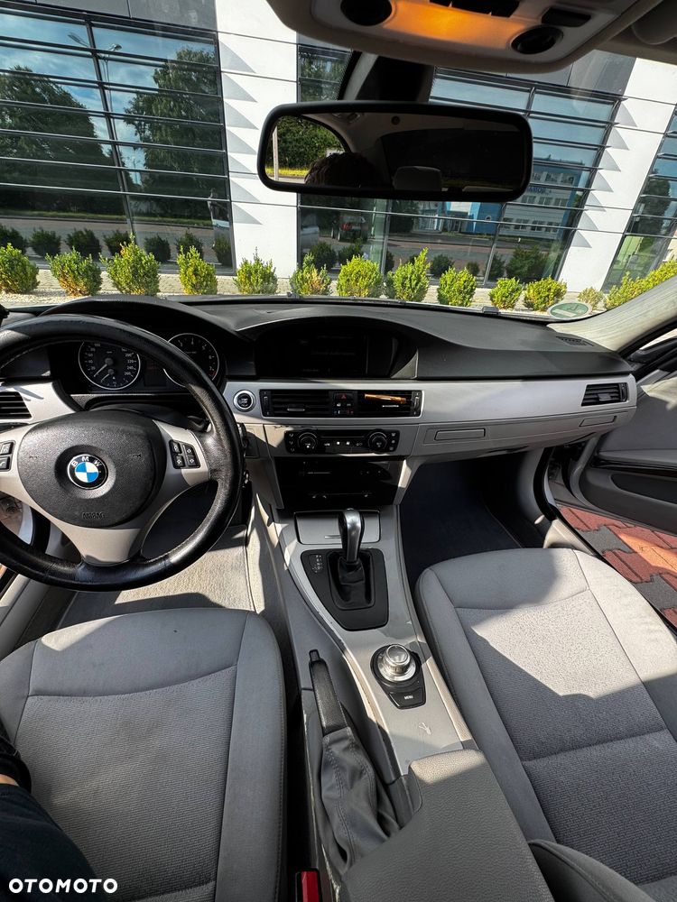 BMW Seria 3 325i - 11
