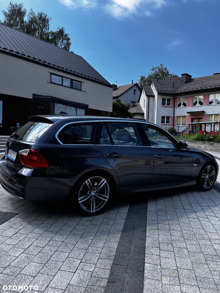 BMW Seria 3 325i xDrive - 34