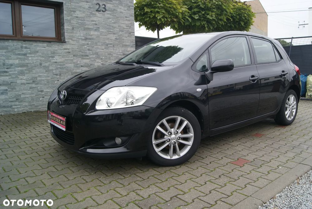 Toyota Auris 1.33 VVT-i Premium +