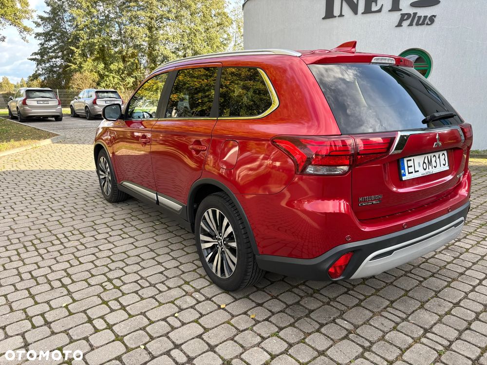 Mitsubishi Outlander 2.0 Instyle + 4WD CVT - 5