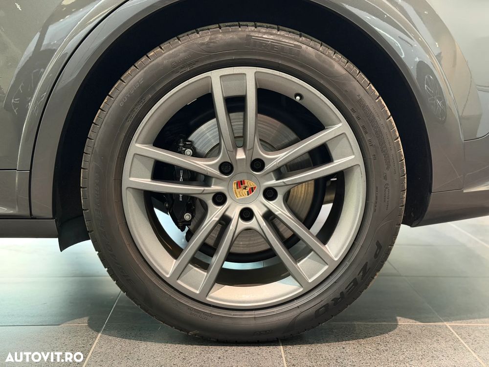 Porsche Cayenne - 22