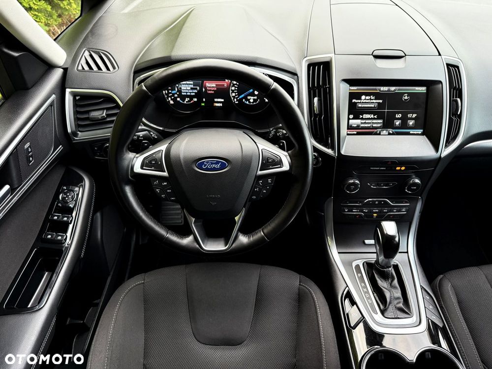 Ford S-Max - 25