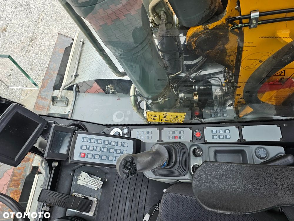 Liebherr A 916 - 28