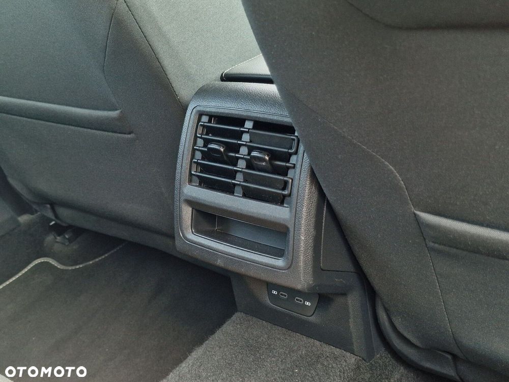 Volkswagen Golf Variant - 17