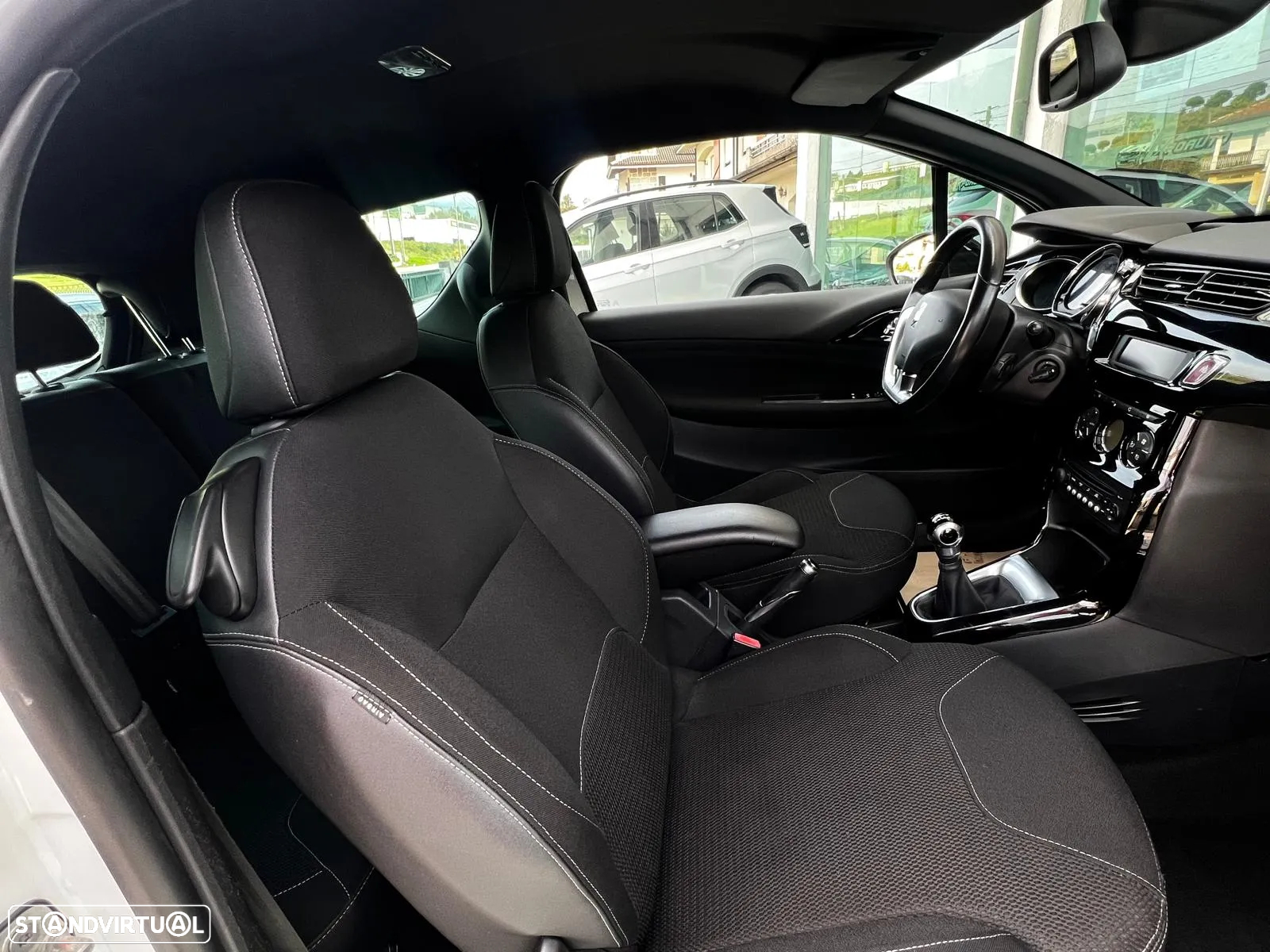 Citroën DS3 1.6 e-HDi So Chic - 34