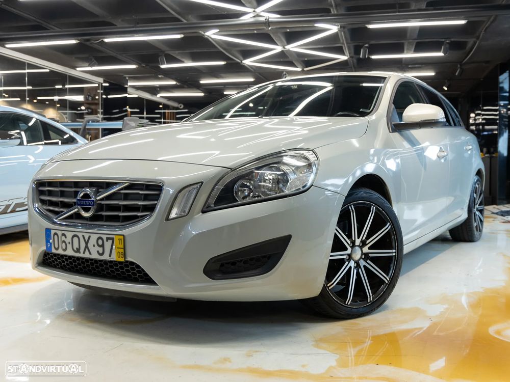 Volvo V60 DRIVe Momentum - 2