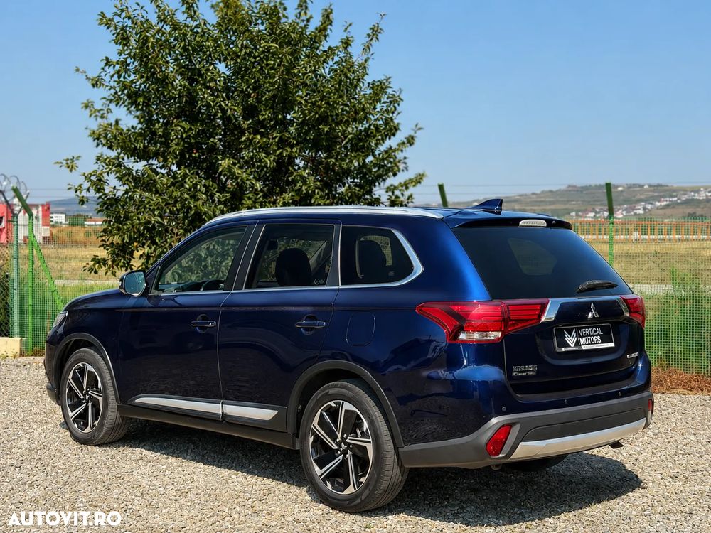 Mitsubishi Outlander - 22